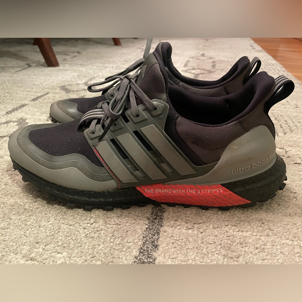Adidas mens size 10.5 ultra boost shoes